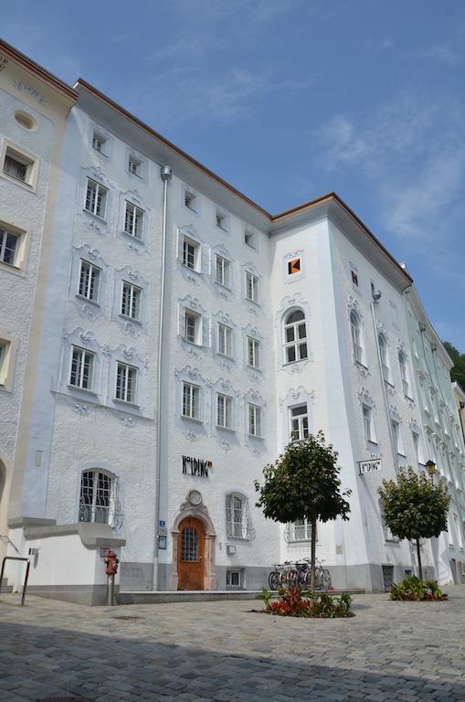 Hotel Kolping Hallein Exteriör bild