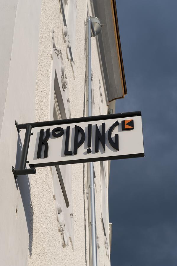 Hotel Kolping Hallein Exteriör bild