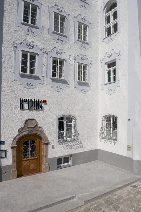 Hotel Kolping Hallein Exteriör bild